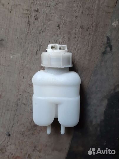 Приборная панель,бачок тормозной жидкости ваз 2106