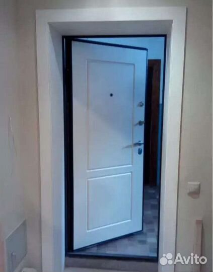 Дверь входная металлическая с зеркалом 833