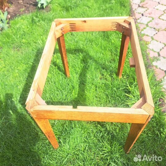 Подстолье для стола из дерева