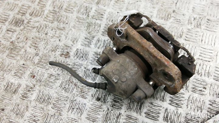 Суппорт передний левый BMW 3 E90/E91/E92/E93 2005