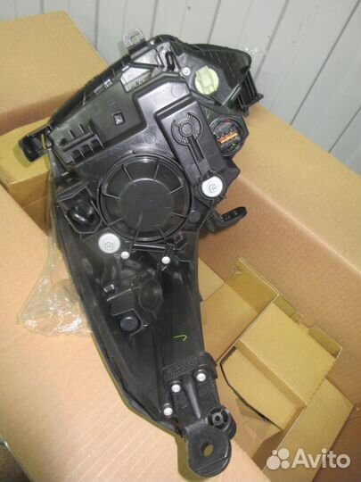 Фара передняя правая hyundai SB 10