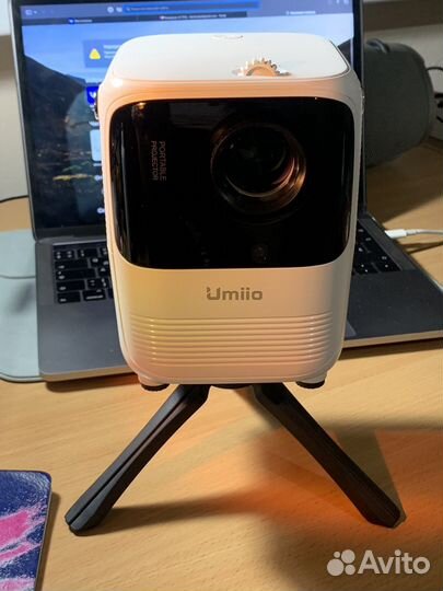 Портативный wifi проектор umiio a008