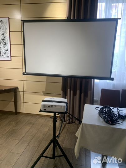 Аренда проектора и экрана