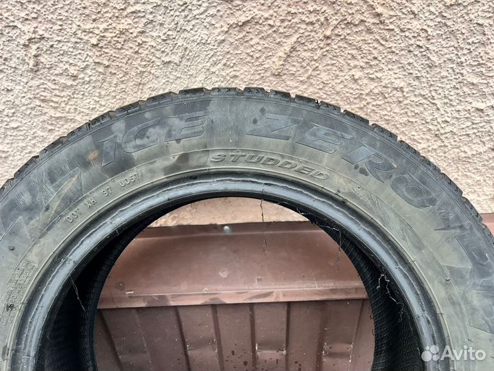 Pirelli Ice Zero 195/60 R15 86T