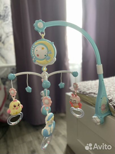 Мобиль в кроватку малыша