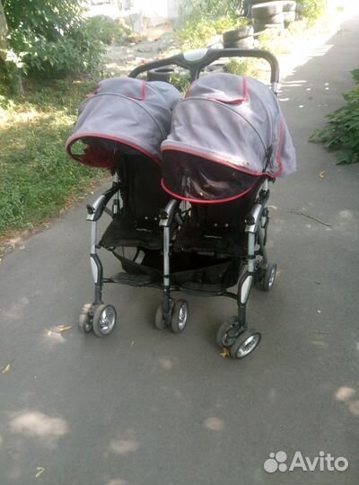 Коляска для двойни