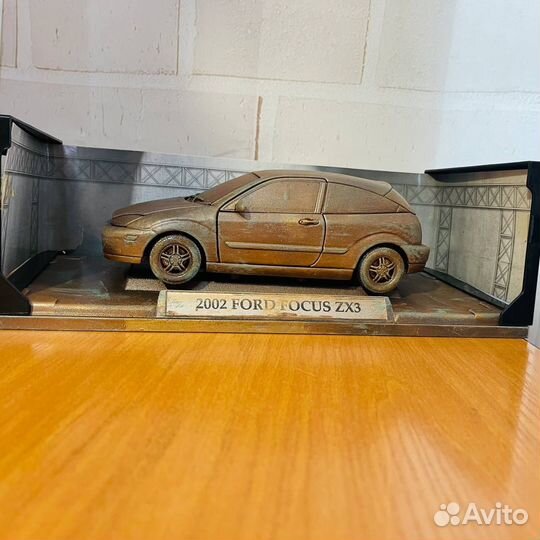 Коллекционная модель автомобиля Ford Focus