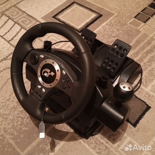 Два руля Logitech driving force pro