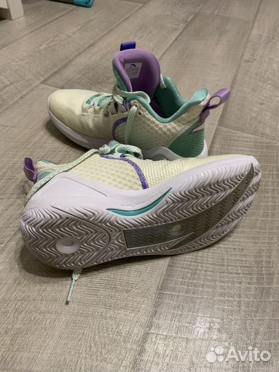 Продам баскетбольные кроссовки