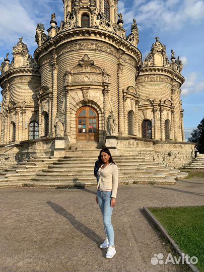 Модель, актриса