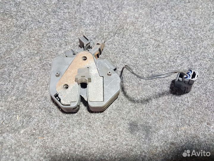 Замок капота Volvo s80