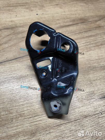 Внутреннее крепление крыла переднего левого BMW X5