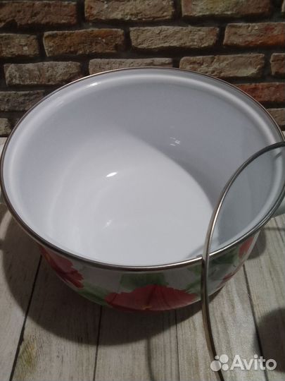 Кастрюля эмалированная новая