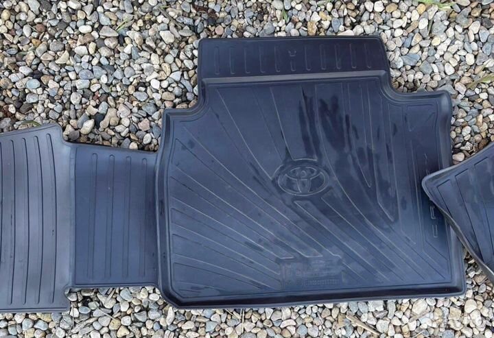 Коврики резиновые Camry V70