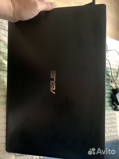 Ноутбук asus
