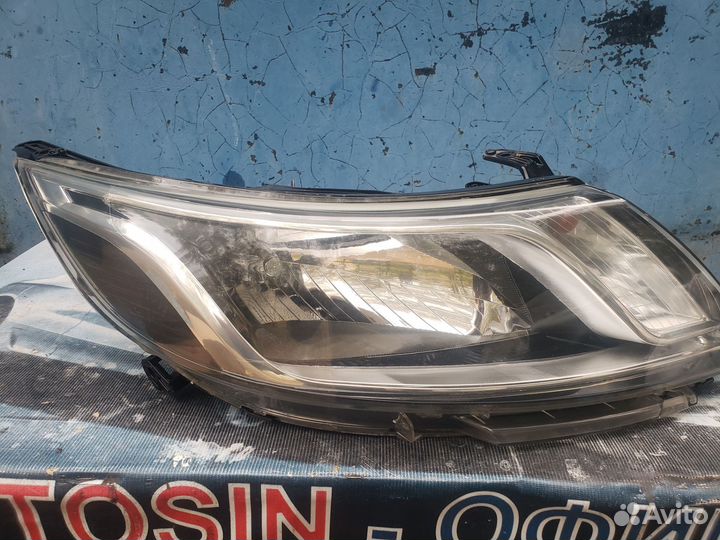 Фара правая Kia Rio с корректором