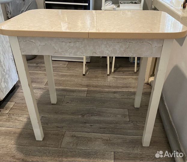 Кухонный стол