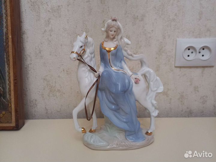 Фарфоровые статуэтки