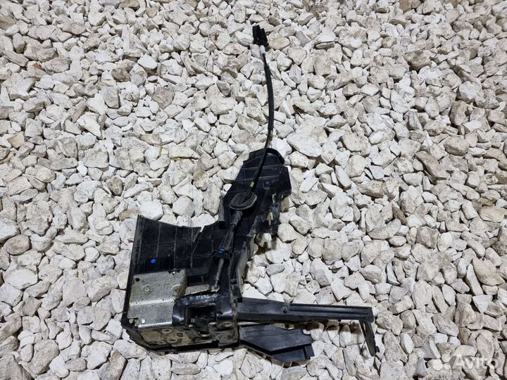 Замок передний правый Фьюжн