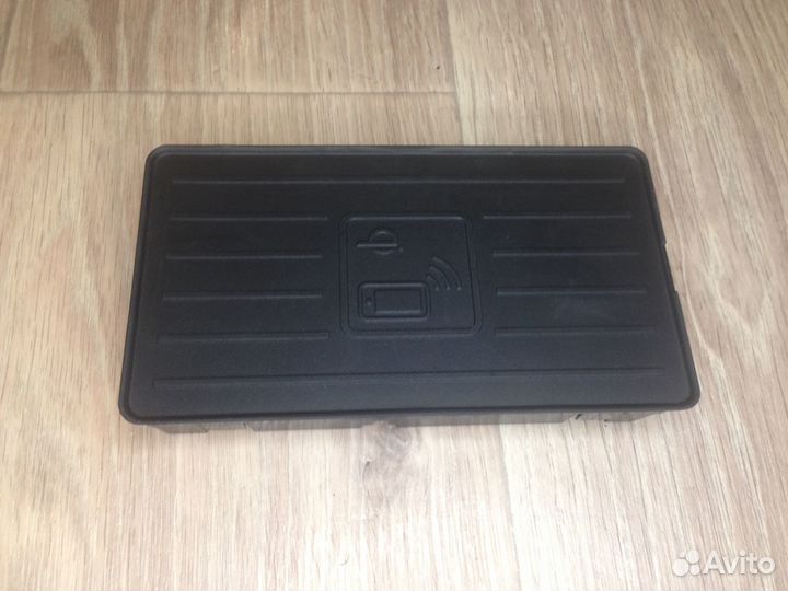 Беспроводная зарядка для Ауди Q7-4M (c 2016-2019г)