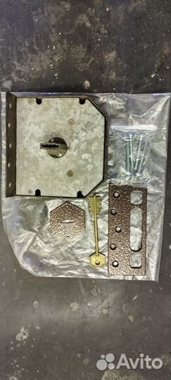 Замки накладные на входные двери и гаражи