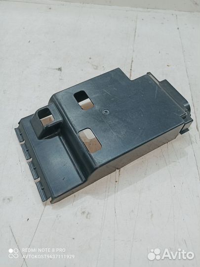 Крышка блока предохранителей Mercedes-Benz Gle