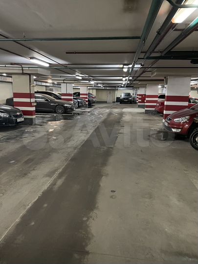 Машиноместо, 12 м²