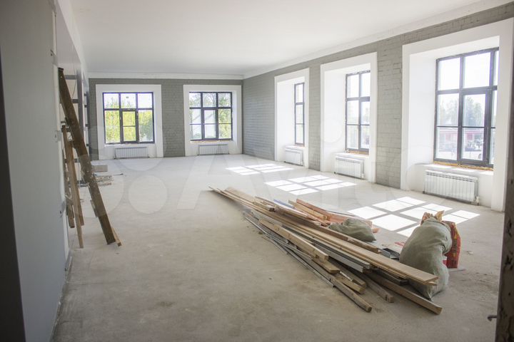 Помещение свободного назначения, 700 м²