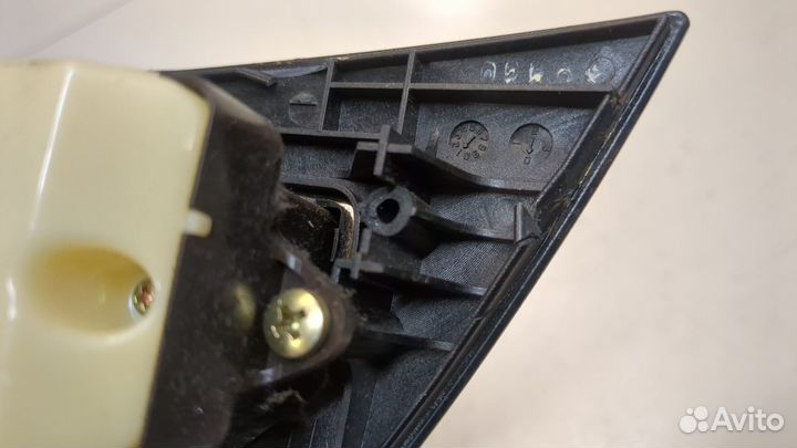 Кнопка стеклоподъемника правая передняя Lexus RX, 2002