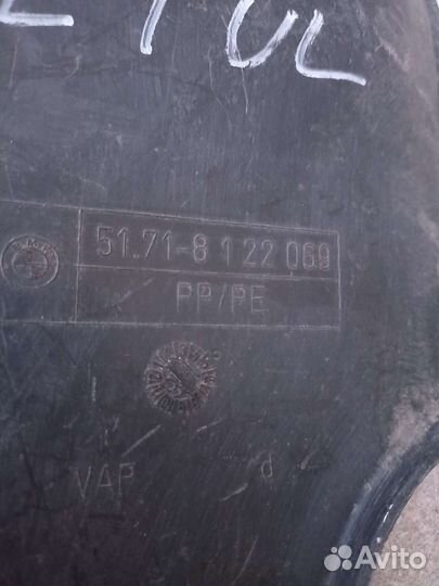 BMW E36 подкрылок задний левый