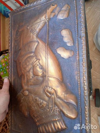 Панно чеканка