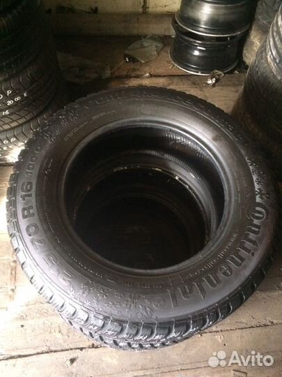 Continental ContiIceContact 4x4 215/70 R16 100Q