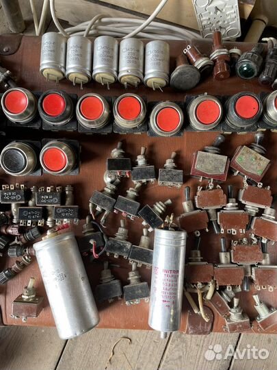 Пусковые кнопки, тумблеры, разъемы