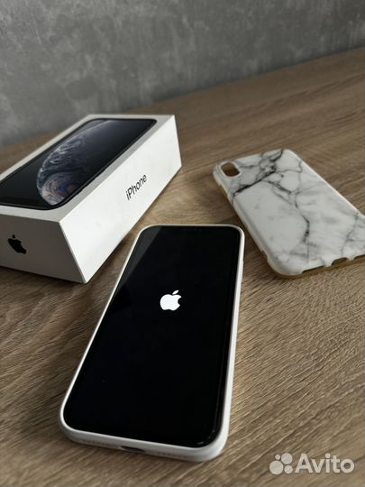 iPhone Xr, 64 ГБ