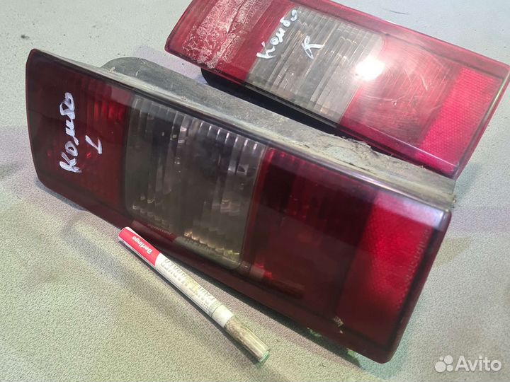 Opel combo 2008 г задние фонари