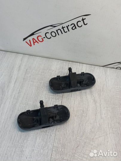 Форсунка стеклоомывателя Volkswagen Jetta 5 1.9TDI