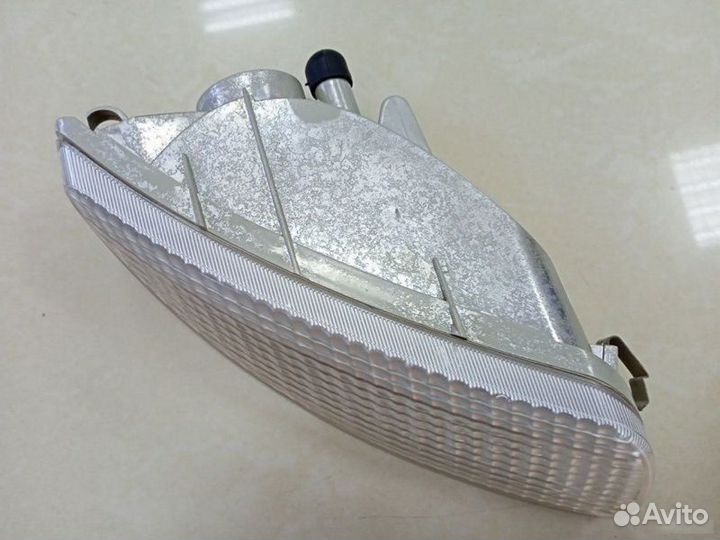 Указатель поворота в бампер левый Land Rover Rover