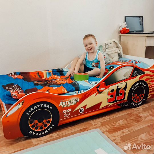 Кровать-машина с ортопедическим основанием красная