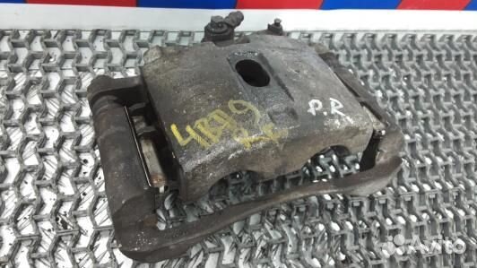 Суппорт тормозной передний правый cadillac escalad