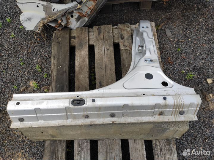 Стойка центральная левая на Opel Vectra C