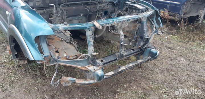 Передняя часть кузова Mitsubishi Pajero 3