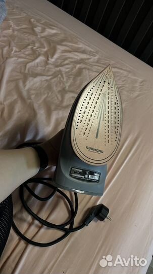 Утюг redmond