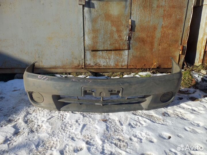 Продам передний бампер ниссан ад 2002 год