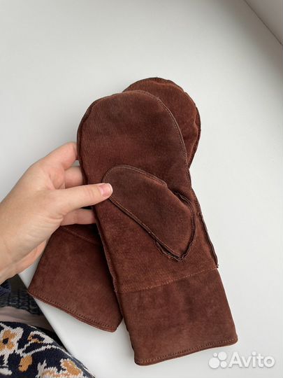 Варежки из замши