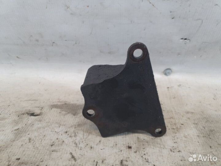 Кронштейн опоры двигателя Kia Sorento BL D4CB 2003