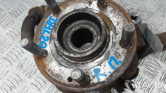 Ступица передняя правая hyundai santa FE 2 (DML20N