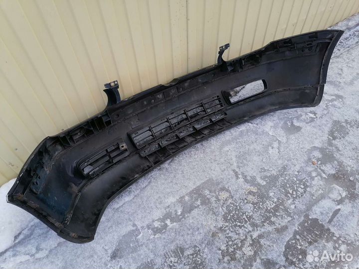 Бампер передний VW Golf 4