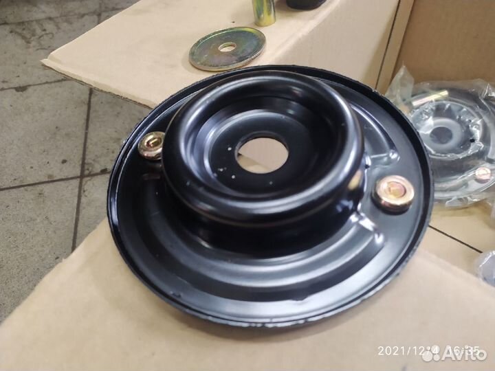 Опора заднего амортизатора mitsubishi galant 8 EA