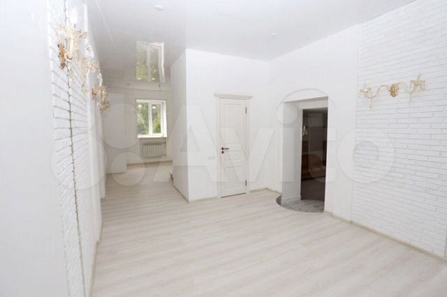 Коттедж 300 м² на участке 7 сот.