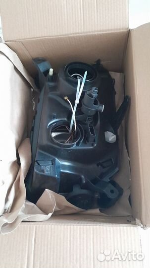 Фара передняя левая Reno Daster1